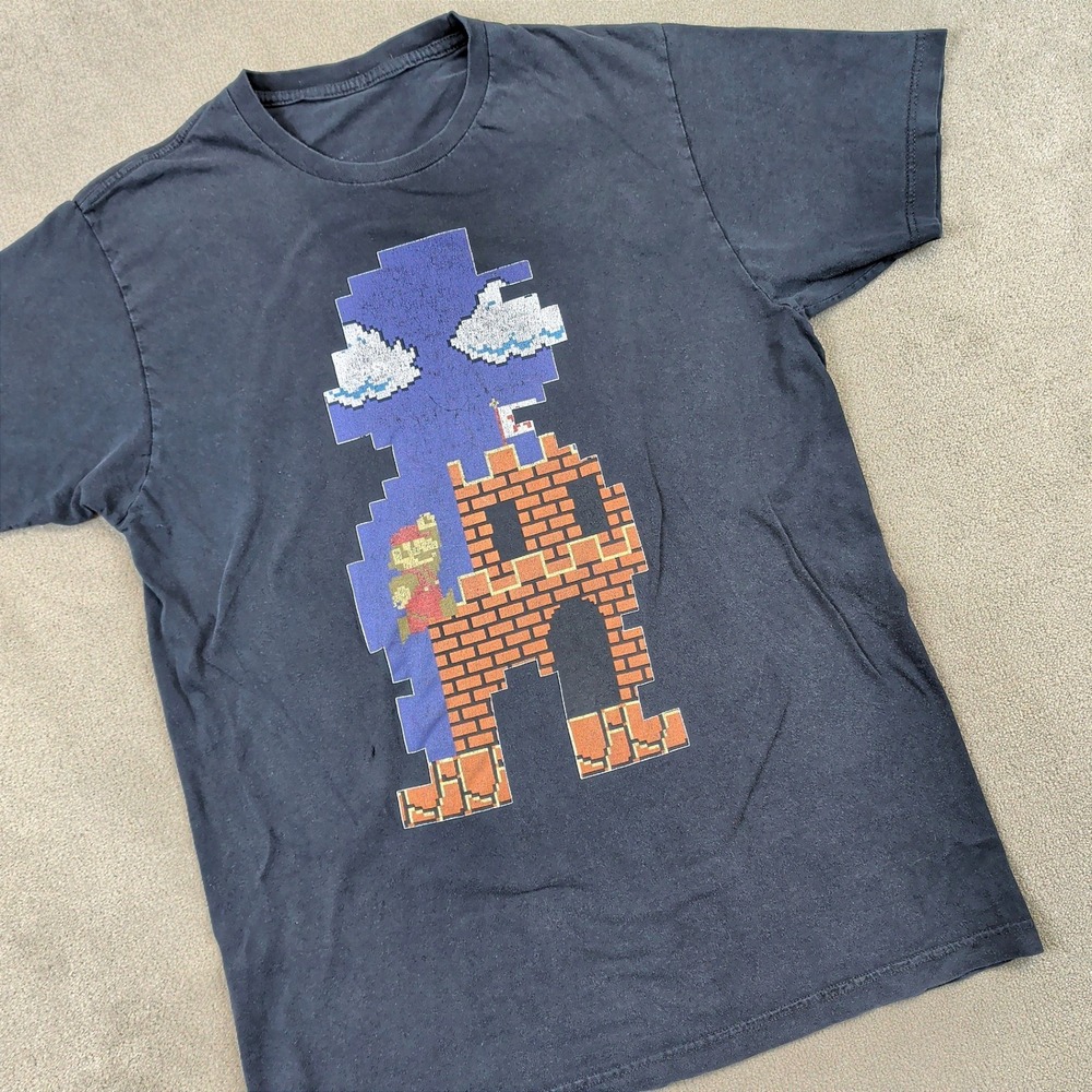 Nintendo Super Mario Graphic T-Shirt Mens Small Faded Black 8-Bit Pixel Castle